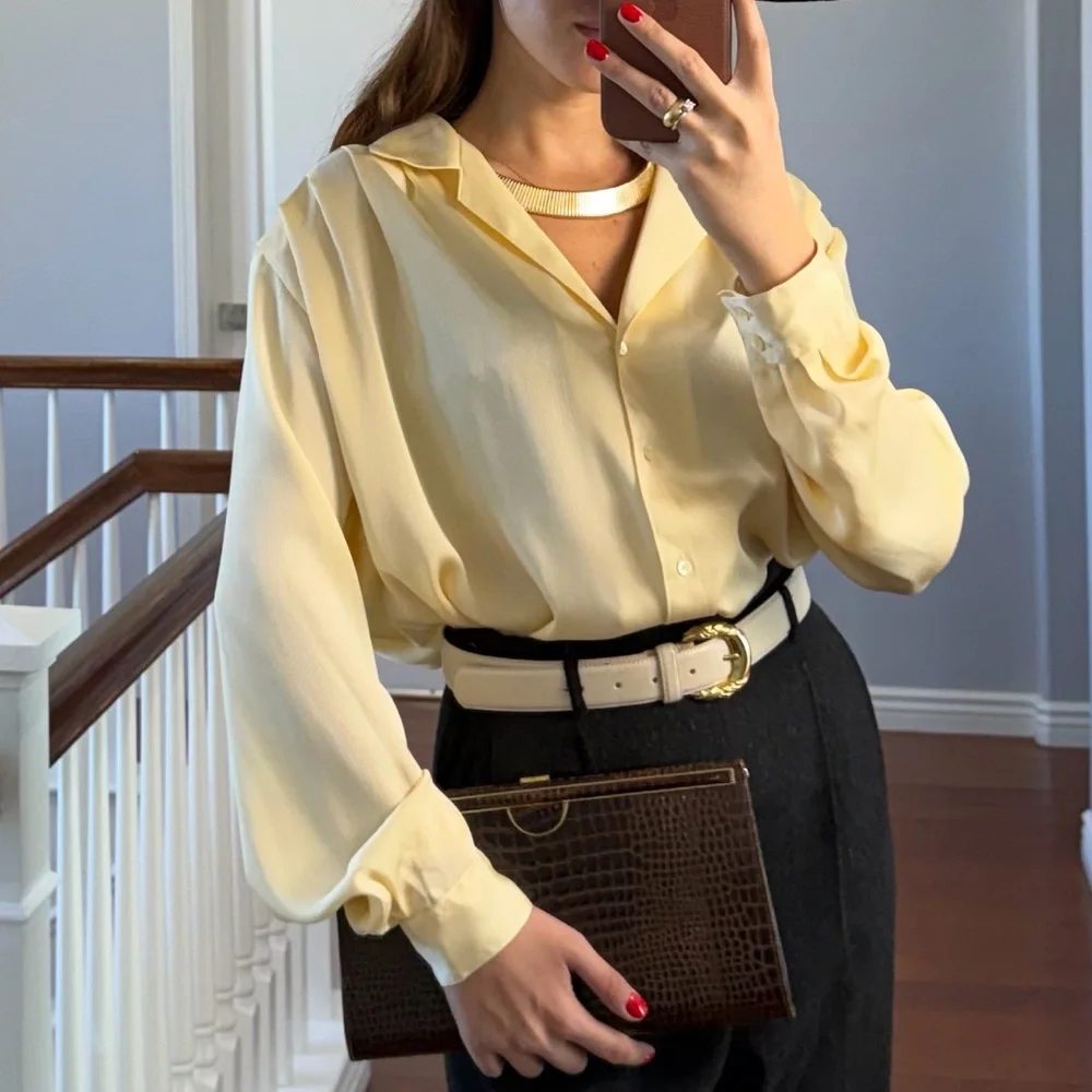 Elegant Yellow Blouse with beautiful shoulders - Picture 4 of 5